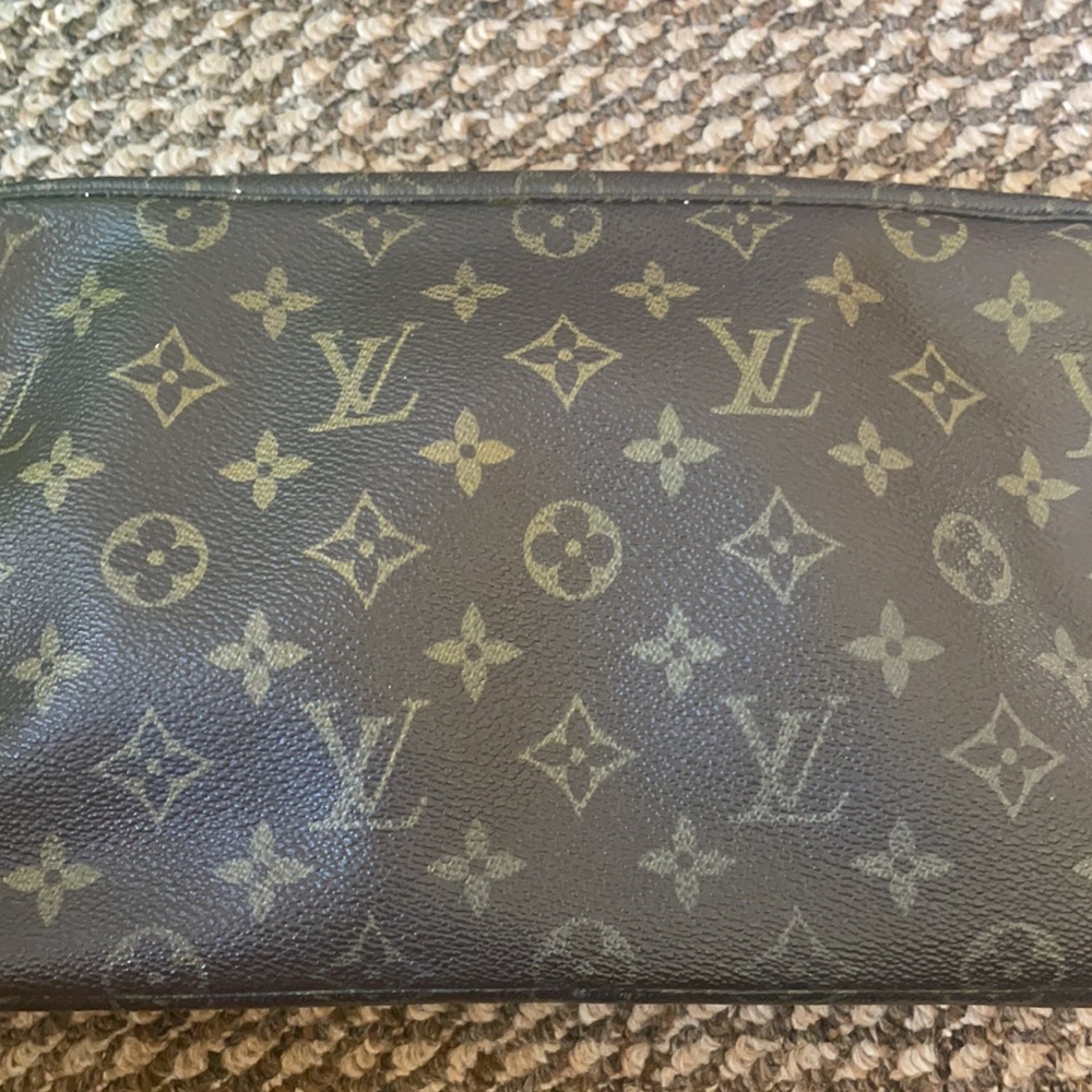 Louis Vuitton 28 Trousse